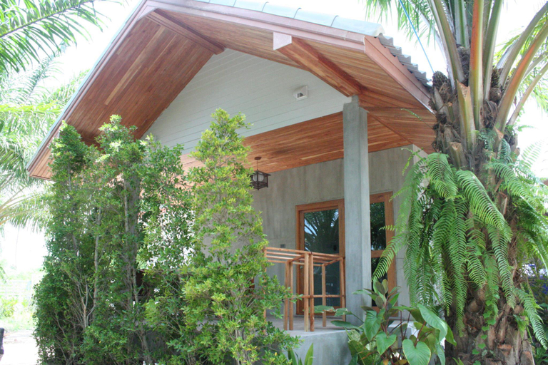 Exterior 4