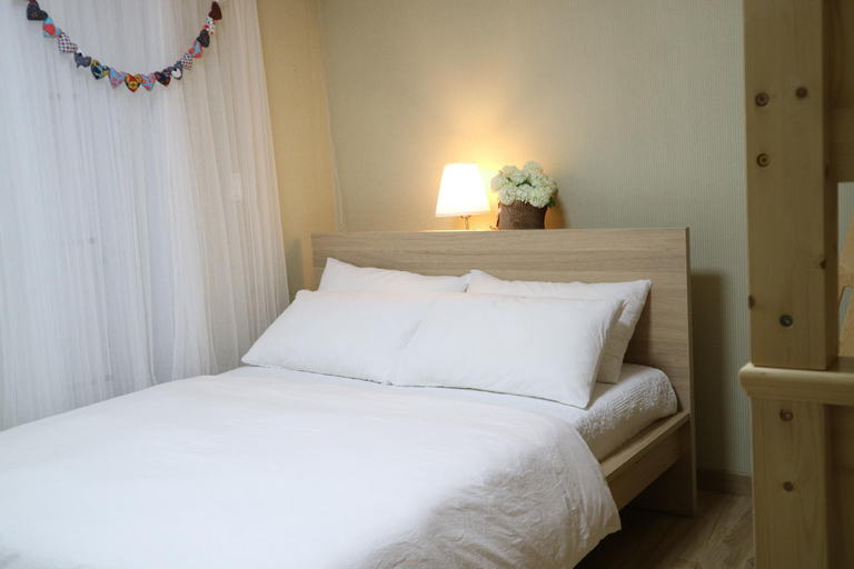 Bedroom 3, Incheon Airport Mr.Kim Guesthouse, Jung