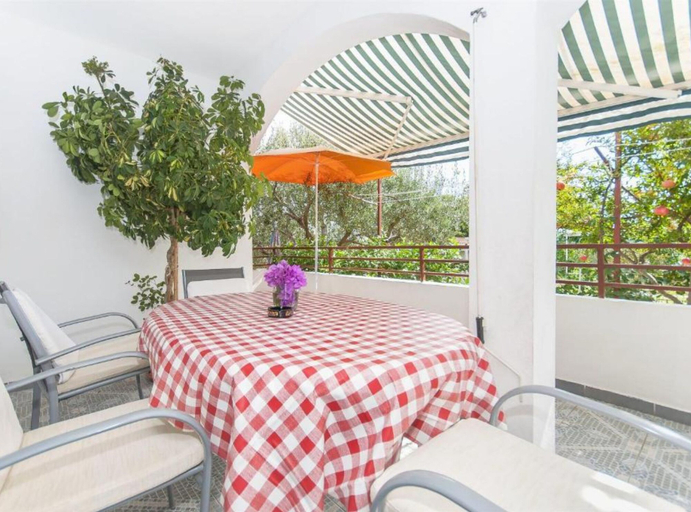 Others 3, Apartment Maks, Rogoznica