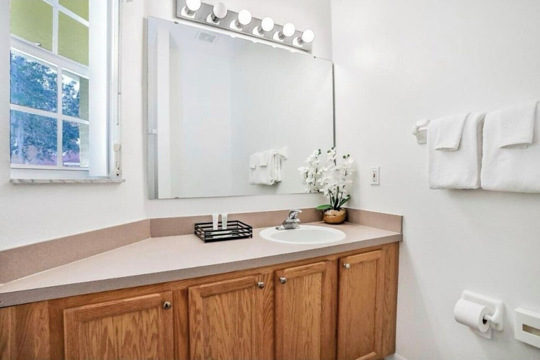 Bathroom 3, Central to all the fun Disney, Osceola