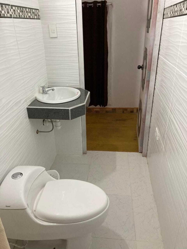 Bathroom, Mirador Inca, Urubamba