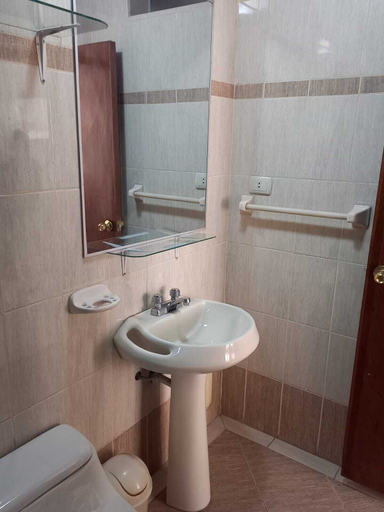 Bathroom, Hostal Aziri Puno, Puno
