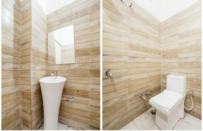 Bathroom 5, Hotel Arrow19, Bareilly