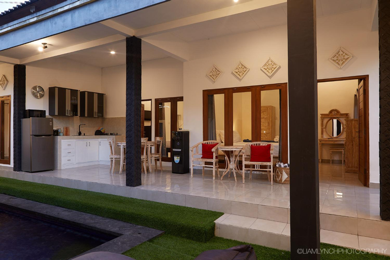 Massive 6-bedroom Villa with 2 Pools, Badung