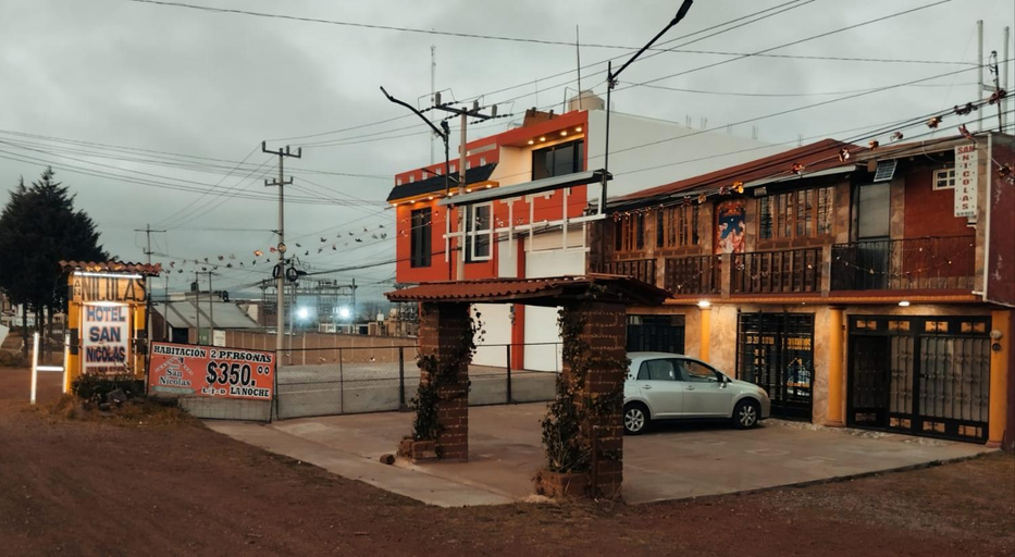 Exterior & Views