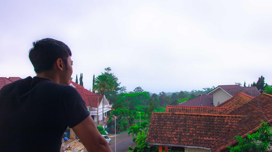 Exterior & Views 5, Villa Pelangi Indah Private Pool with Montain View, Malang