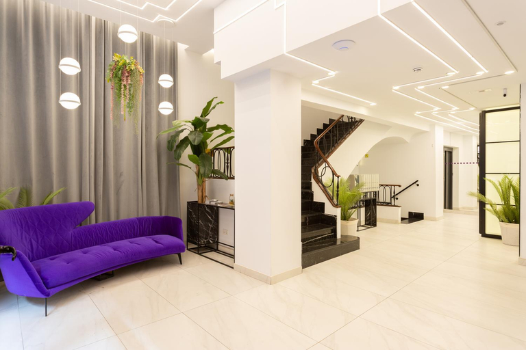 Entrance 2, General Oraa - Darya Living, Madrid