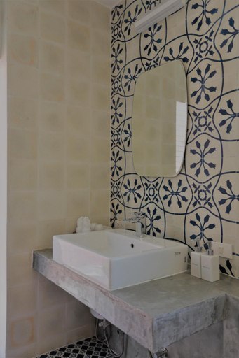 Bathroom 7