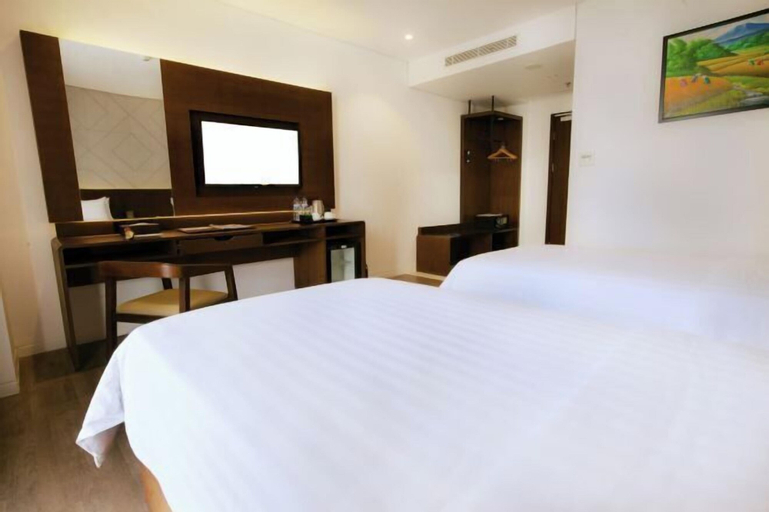Bedroom 12