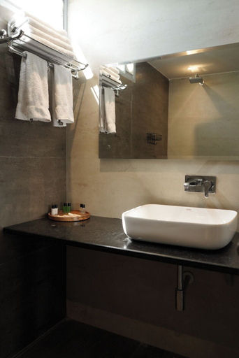 Bathroom 3, Bir Valley Retreat, Kangra