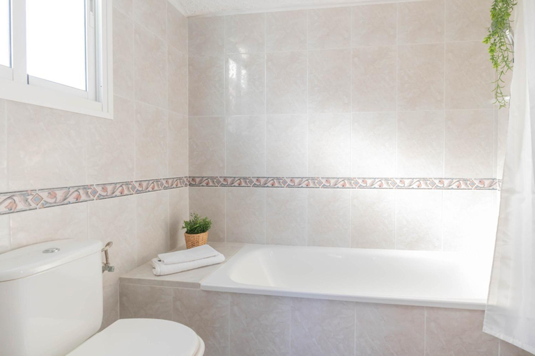 Bathroom 4, Bahia Dorada Beach, Málaga