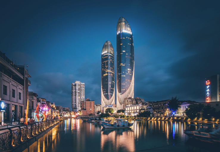 Exterior & Views 25