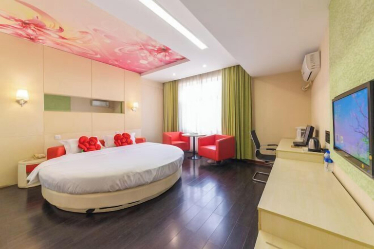 Bedroom 3, Mangshi Beautiful Spring Business Hotel, Dehong Dai and Jingpo