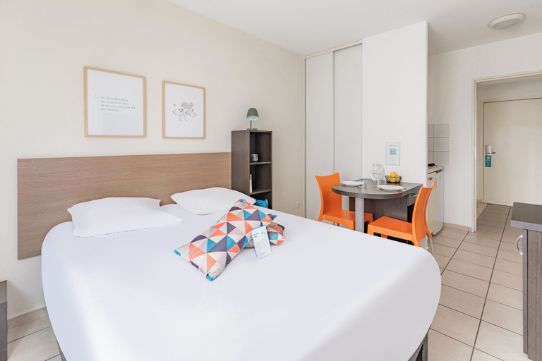 Bedroom 4, Appart'City Classic Thonon les bains, Haute-Savoie