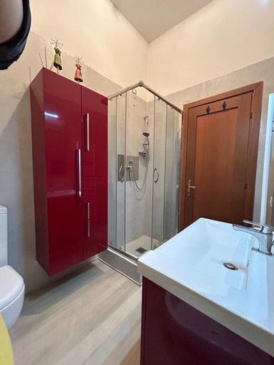Bathroom 3, La corte di San Domenico, Pisa