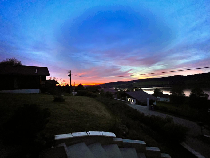 Chalet Charmant renove au bord du Lac St Point, Doubs