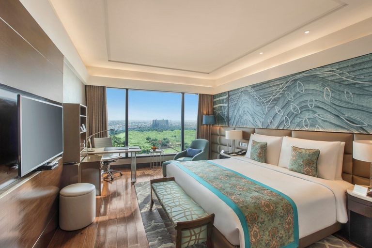 Bedroom 3, The Leela Ambience Convention Hotel Delhi, Delhi