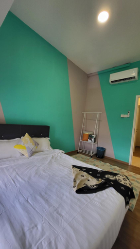 Bedroom 1, WoodenStay @ The Cove Hillside Residential (8-9pax), Kinta