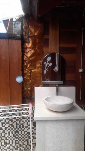 Bathroom 3, Villa Happy Batukliang, Lombok