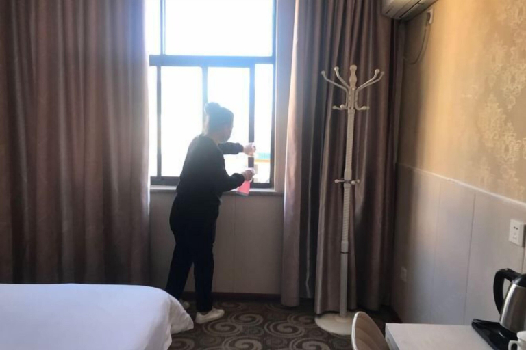 Bedroom 2, Civil rights Holiday Inn, Shangqiu