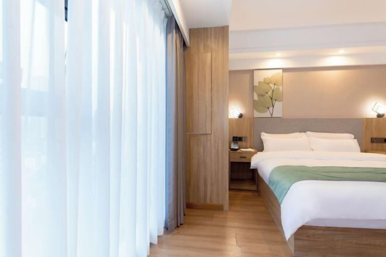 Bedroom 3, GreenTree Inn Express Hotel (Deyang Wenmiao Square ), Deyang