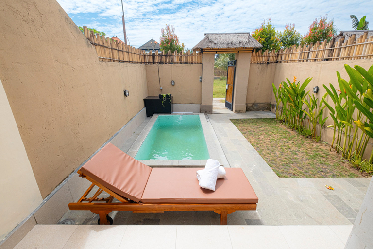 Swimming Pool 23