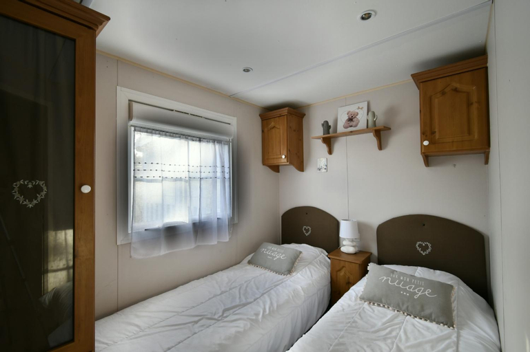 Mobil'home climatise Les Pommes de Pin Les Mathes La Palmyre pres du zoo et des plages, Charente-Maritime