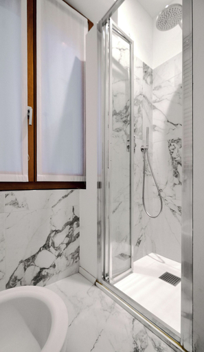 Bathroom 2, Milan Luxury Apartment, Milano