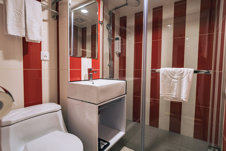 Bathroom 5, Hotel Puri Taipei Station Branch, Taipei City