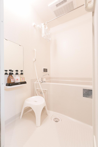 Bathroom 14