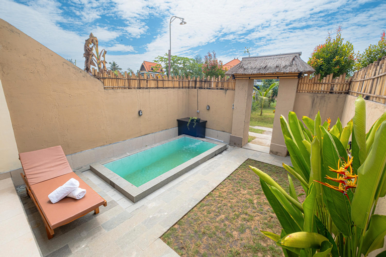 Swimming Pool 22