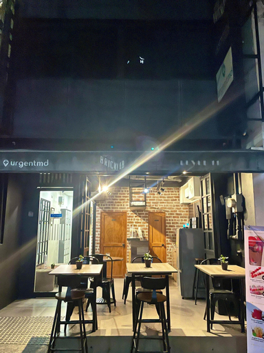 Double One Coliving and Coworking Hostel, Makati City