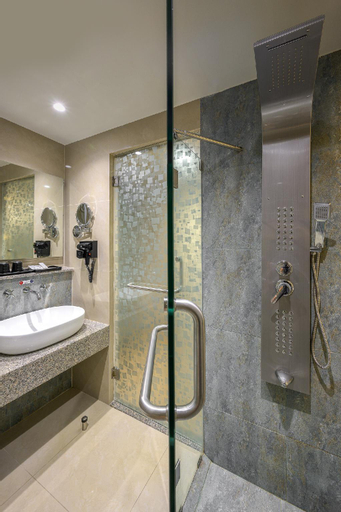 Bathroom 15