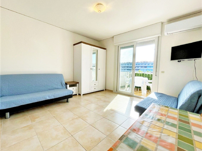 Bedroom 2, Nice Villa in Caorle With Balcony, Venezia
