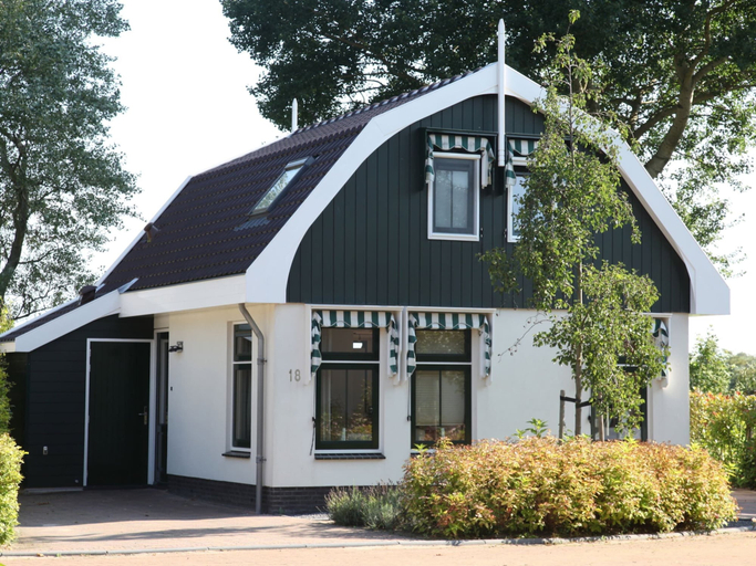 Exterior 3, Nice Holiday Home with Dishwasher near Dunes, Bergen