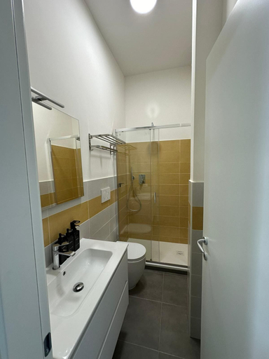 Bathroom 5, Bed&BikeRome ANGELICO, Rome