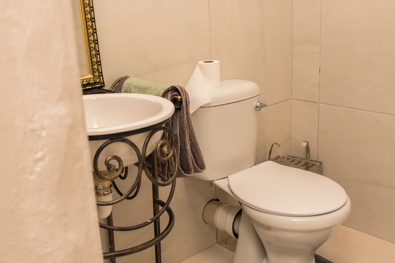 Bathroom 4, Mauya Guesthouse, City of Cape Town