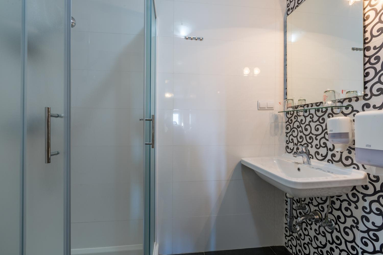 Bathroom 4, Rooms with a parking space Porec - 20631, Poreč