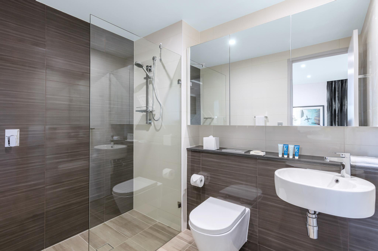 Bathroom 8