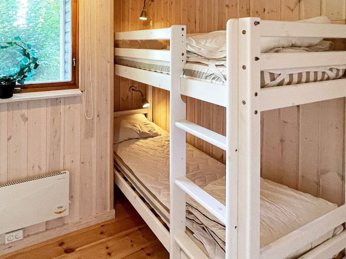 Bedroom 4, 4 Star Holiday Home in Drakne-hogby, Ronneby