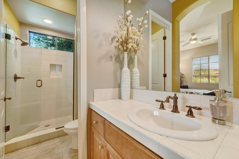 Bathroom 3, Summer Early Late Access Private Pool Spa, Riverside