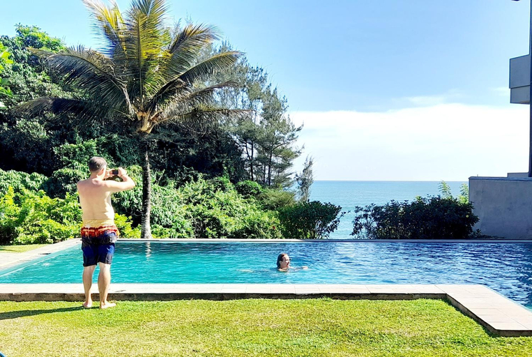 Others 5, Isuru Holiday Inn, Matara Four Gravets