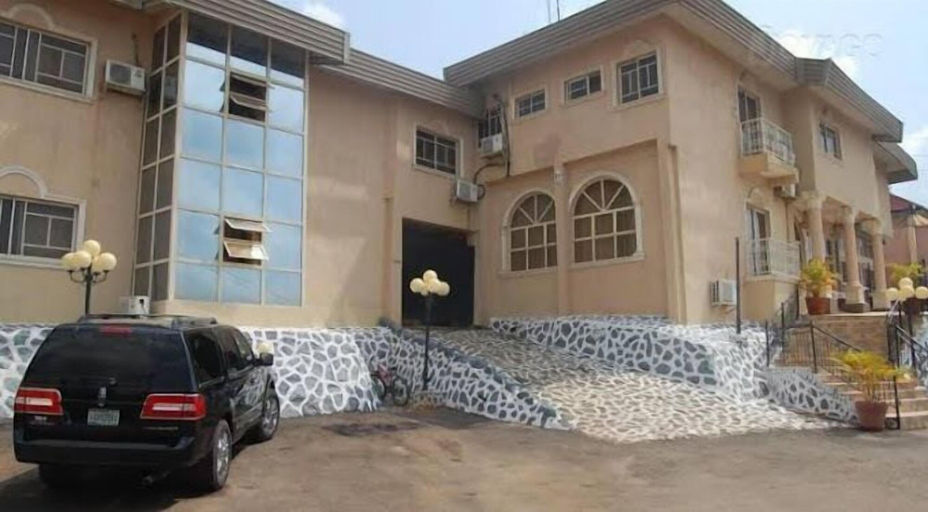 Exterior & Views 2, Royal Pavilion Hotel and Suites, Obafemi-Owode