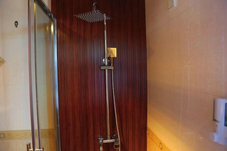 Bathroom 4, Olive Tree Coffee Inn, Haikou