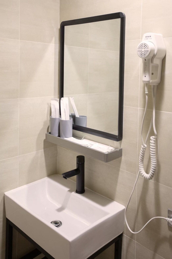 Bathroom 4, The Rooms Inn, Taipei City