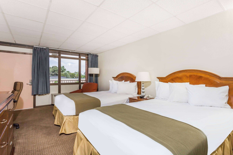 Bedroom 3, Days Inn by Wyndham Bedford, Bedford City