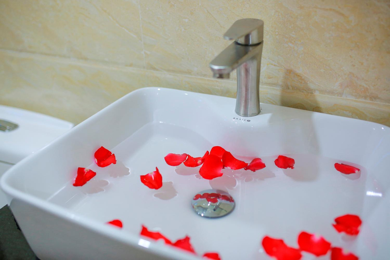 Bathroom 10