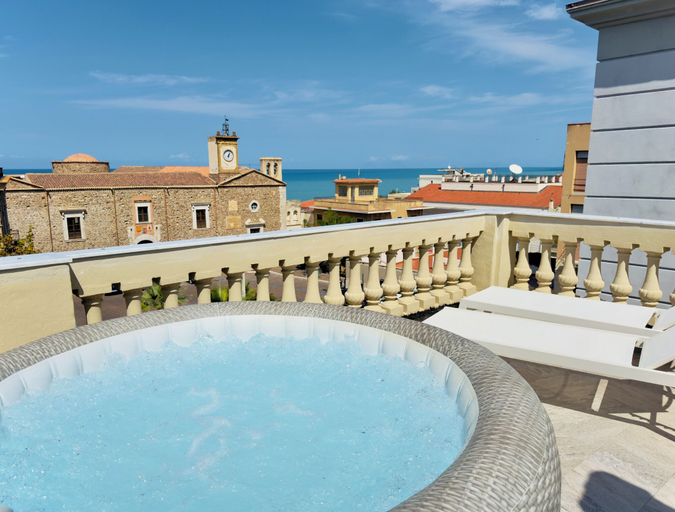 Exterior & Views 2, Magrì Comfort House, Messina