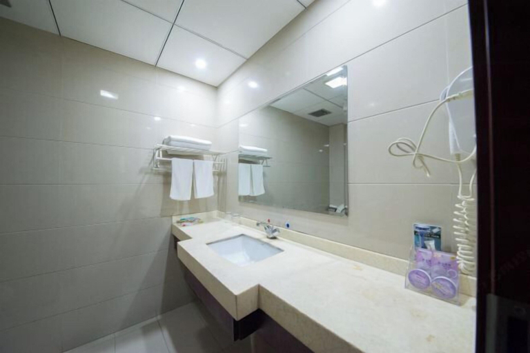 Bathroom 4, Jiutian Hotel, Yancheng