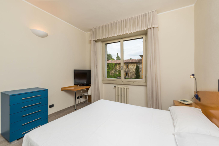 Bedroom 15